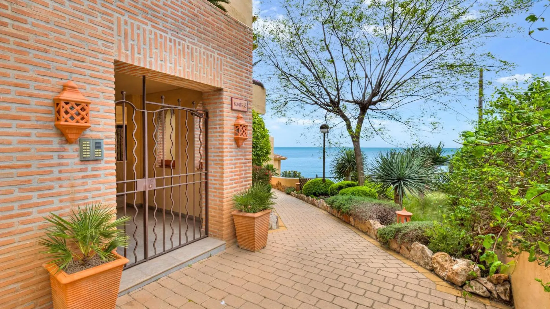 Pilar Luxury Apartment Benalmádena 0*,  Espanha