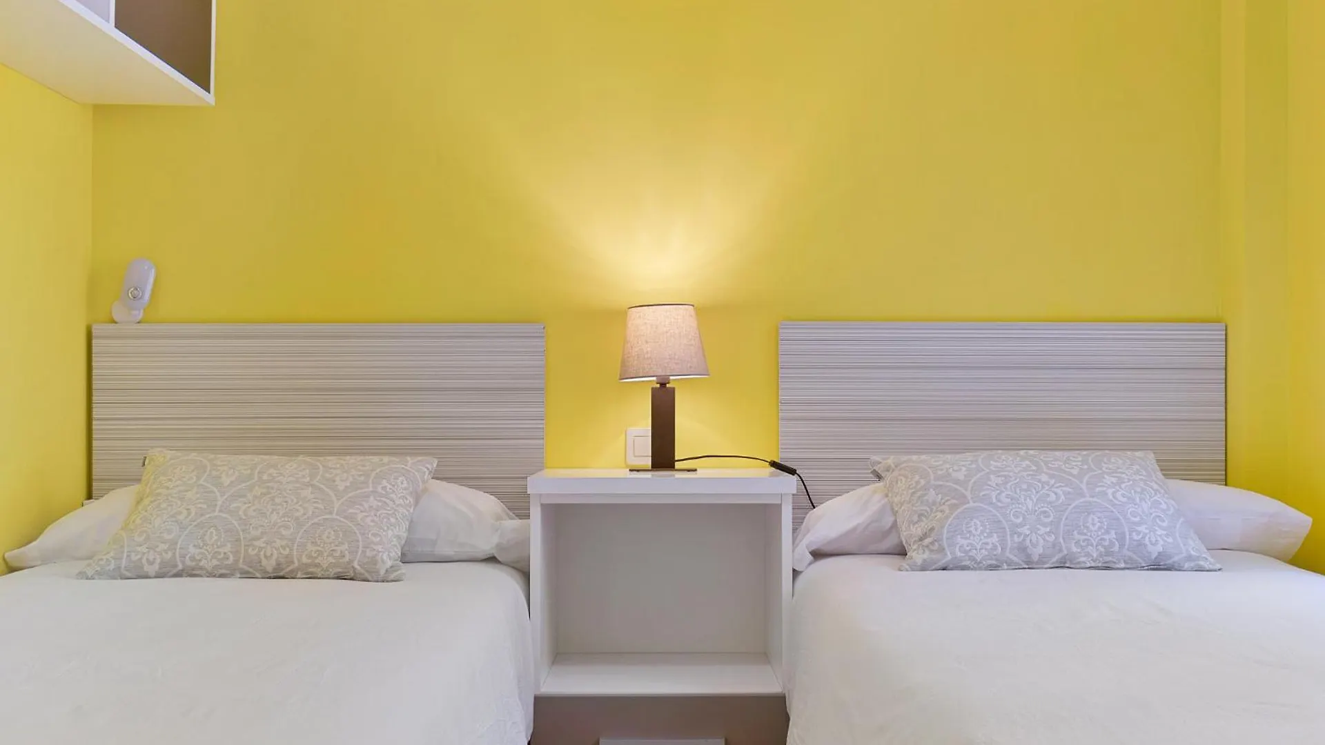 Pilar Luxury Apartment Benalmádena 0*,  Espanha
